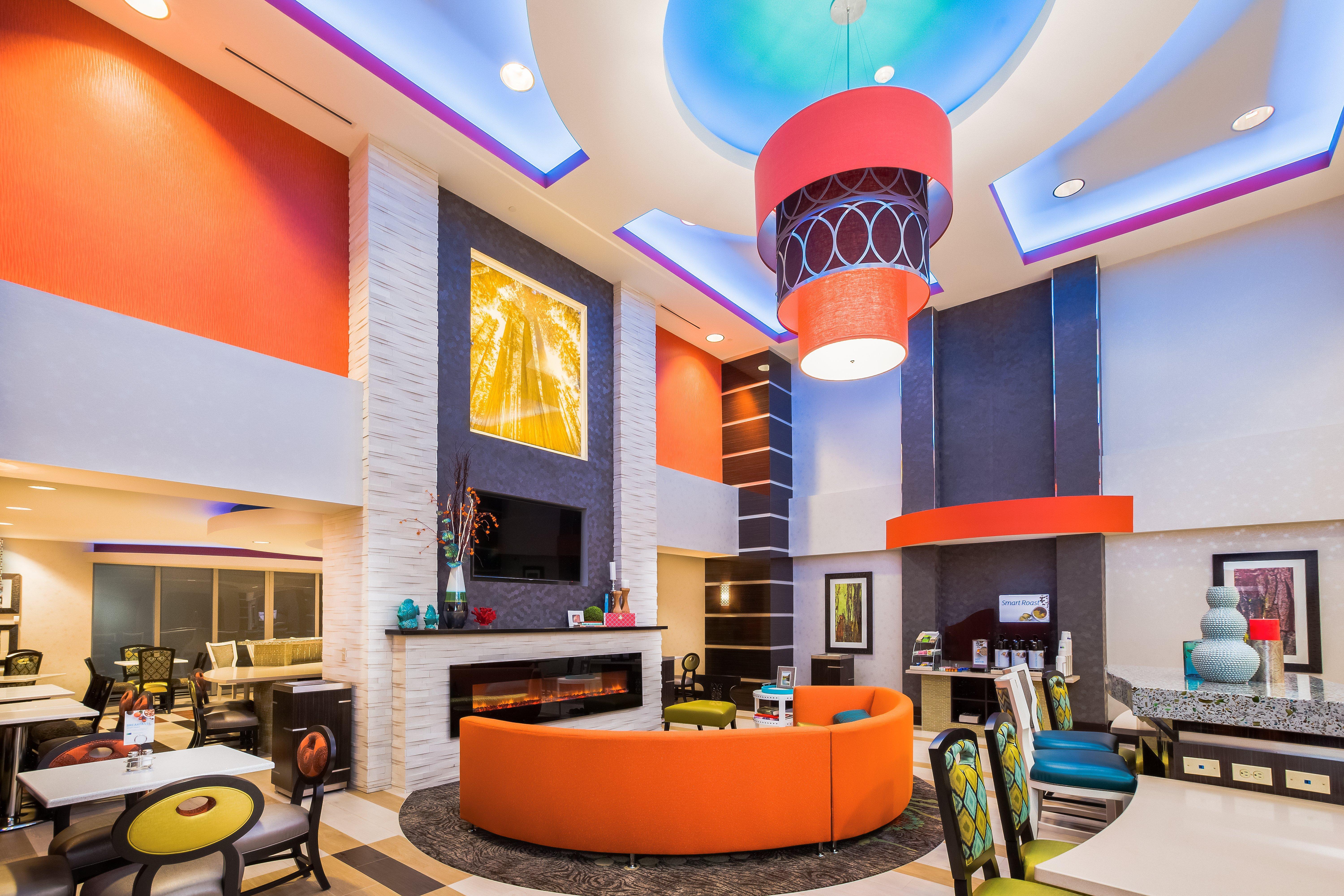 Holiday Inn Express & Suites Eureka By Ihg Экстерьер фото